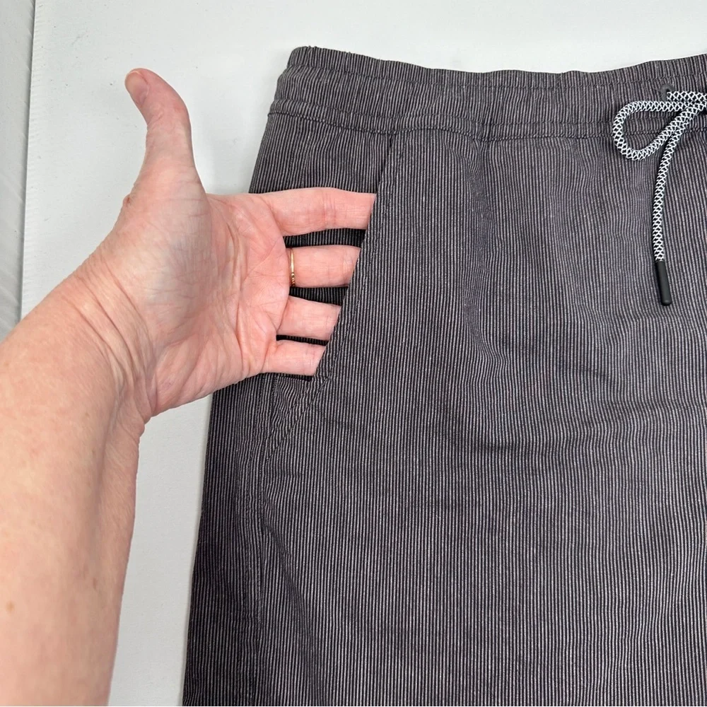 Athleta Marin 5’ Board Shorts Size Small Classic‎ Stripe Lightweight Pickleball
